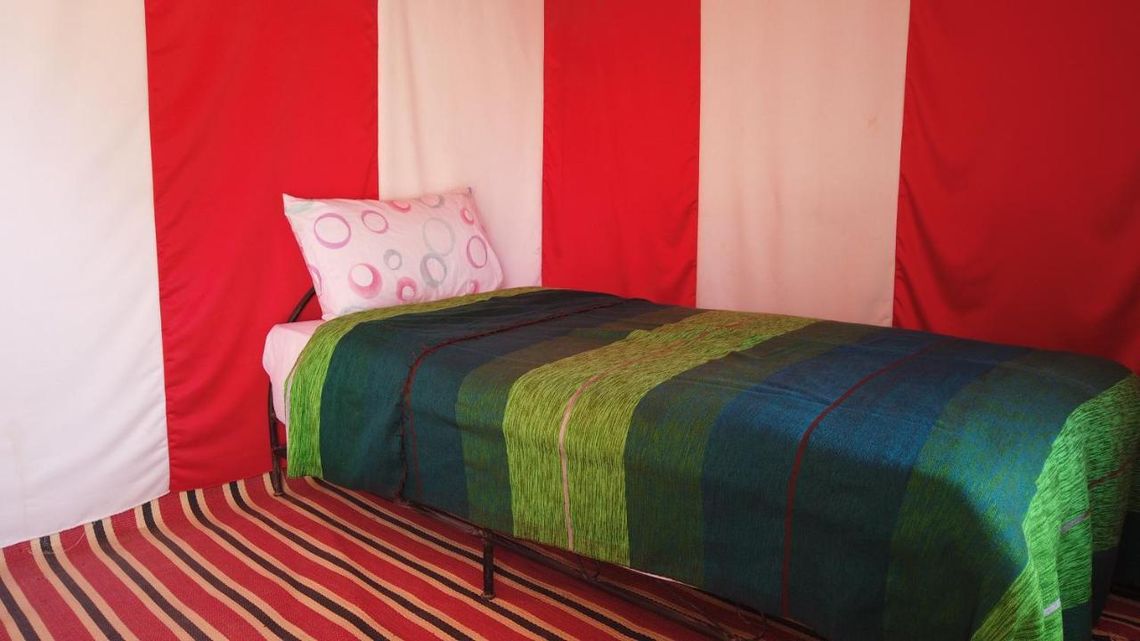 Camp Sahara Dunes Hotell M'Hamid Exteriör bild
