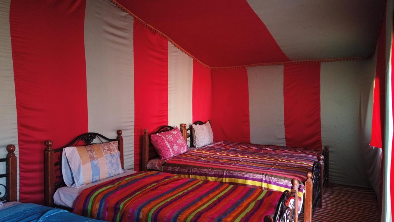 Camp Sahara Dunes Hotell M'Hamid Exteriör bild