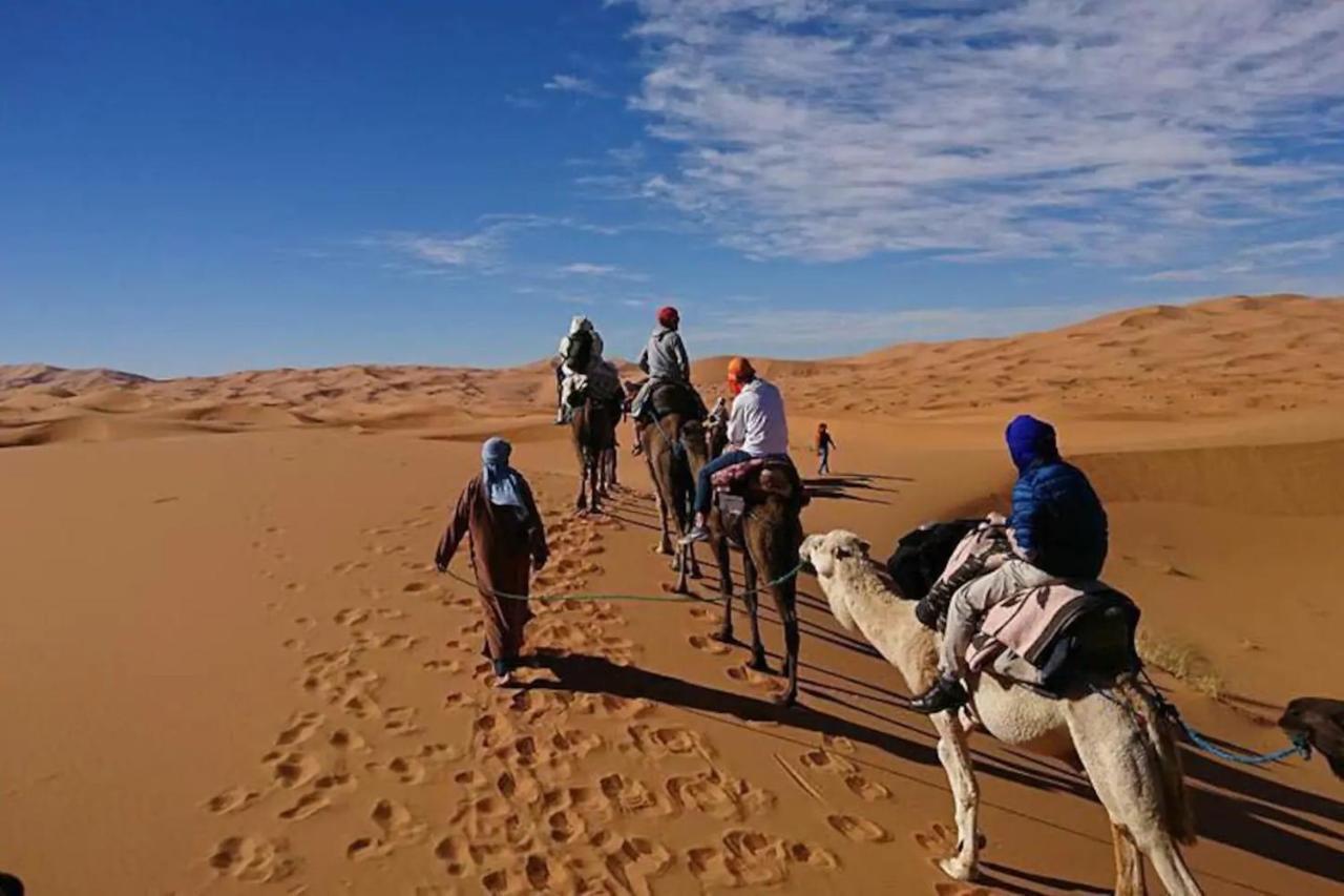 Camp Sahara Dunes Hotell M'Hamid Exteriör bild